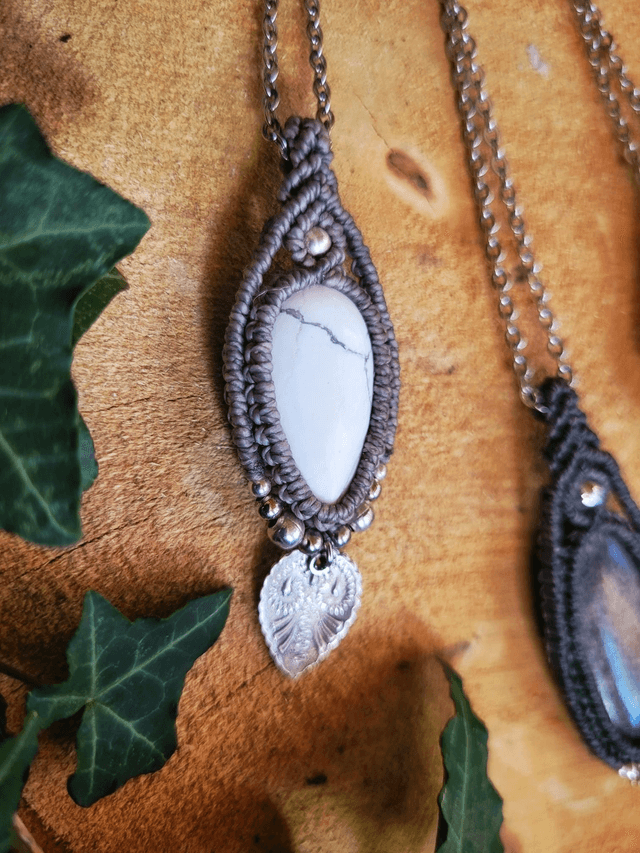 Pendentif Howlite, Corail noire et Quartz tourmaline