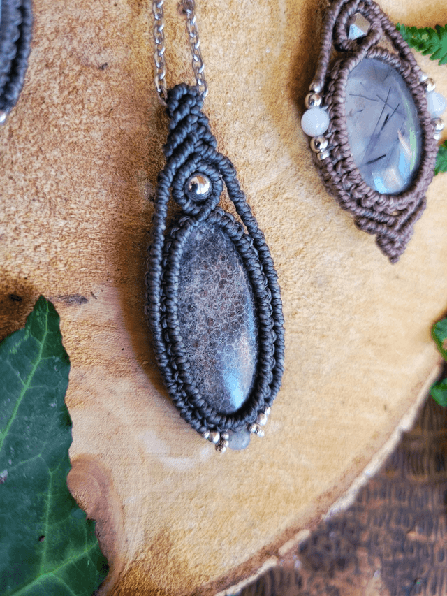 Pendentif Howlite, Corail noire et Quartz tourmaline
