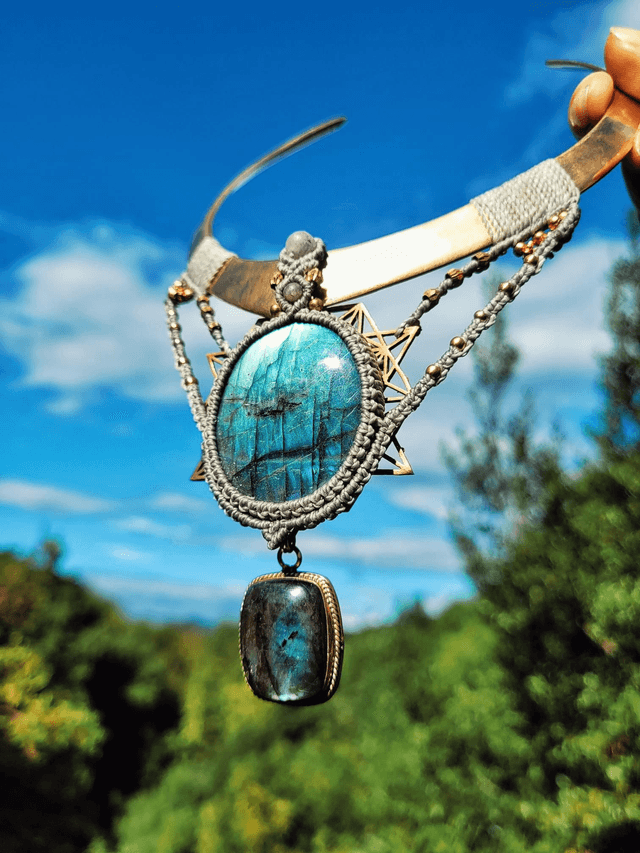 Labradorite et torque laiton 
