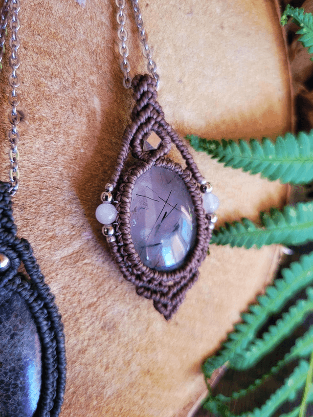 Pendentif Howlite, Corail noire et Quartz tourmaline