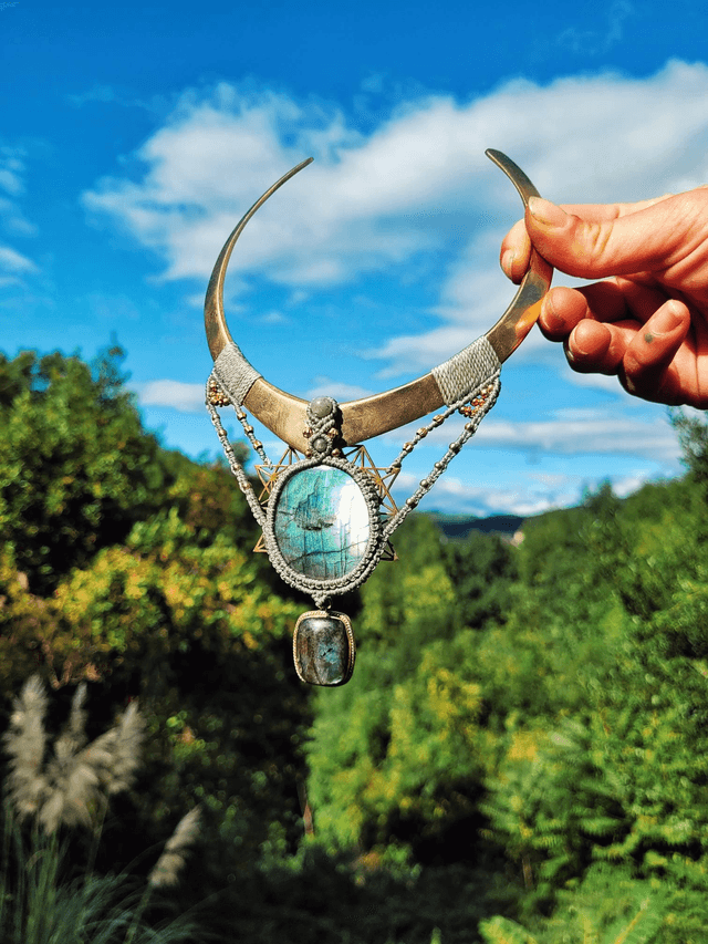 Labradorite et torque laiton 